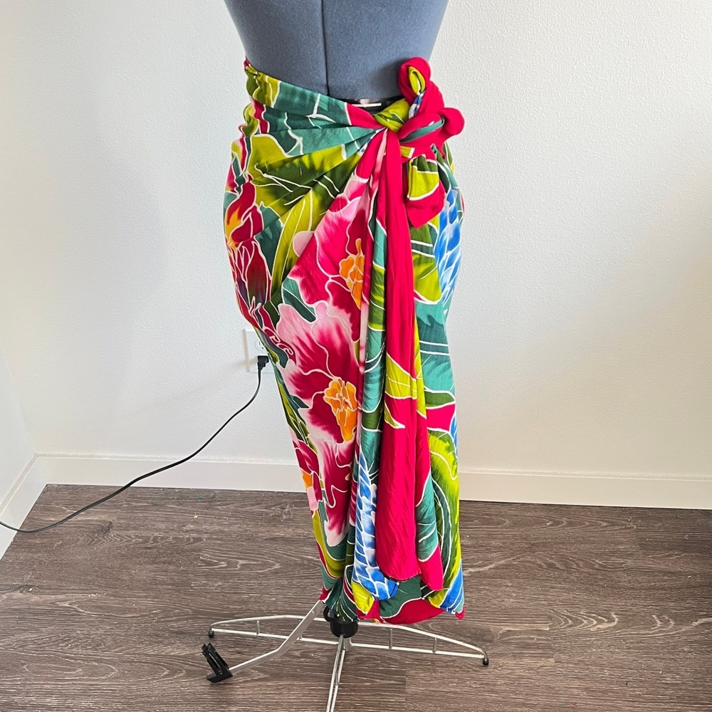 Red Tropical Hibiscus Floral Sarong Wrap OS Islandgirl Beach Resort Cover Up